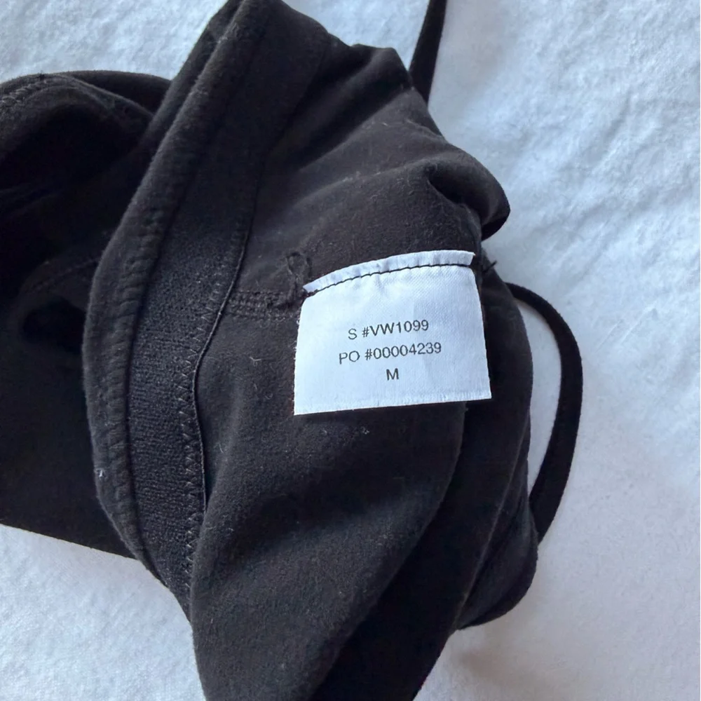Vuori AllTheFeels Bra in Black - Picture 4 of 4